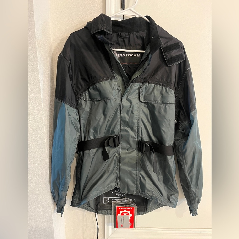 Men’s size small FirstGear Rainman Motorcycle Rain Jacket New Never Used